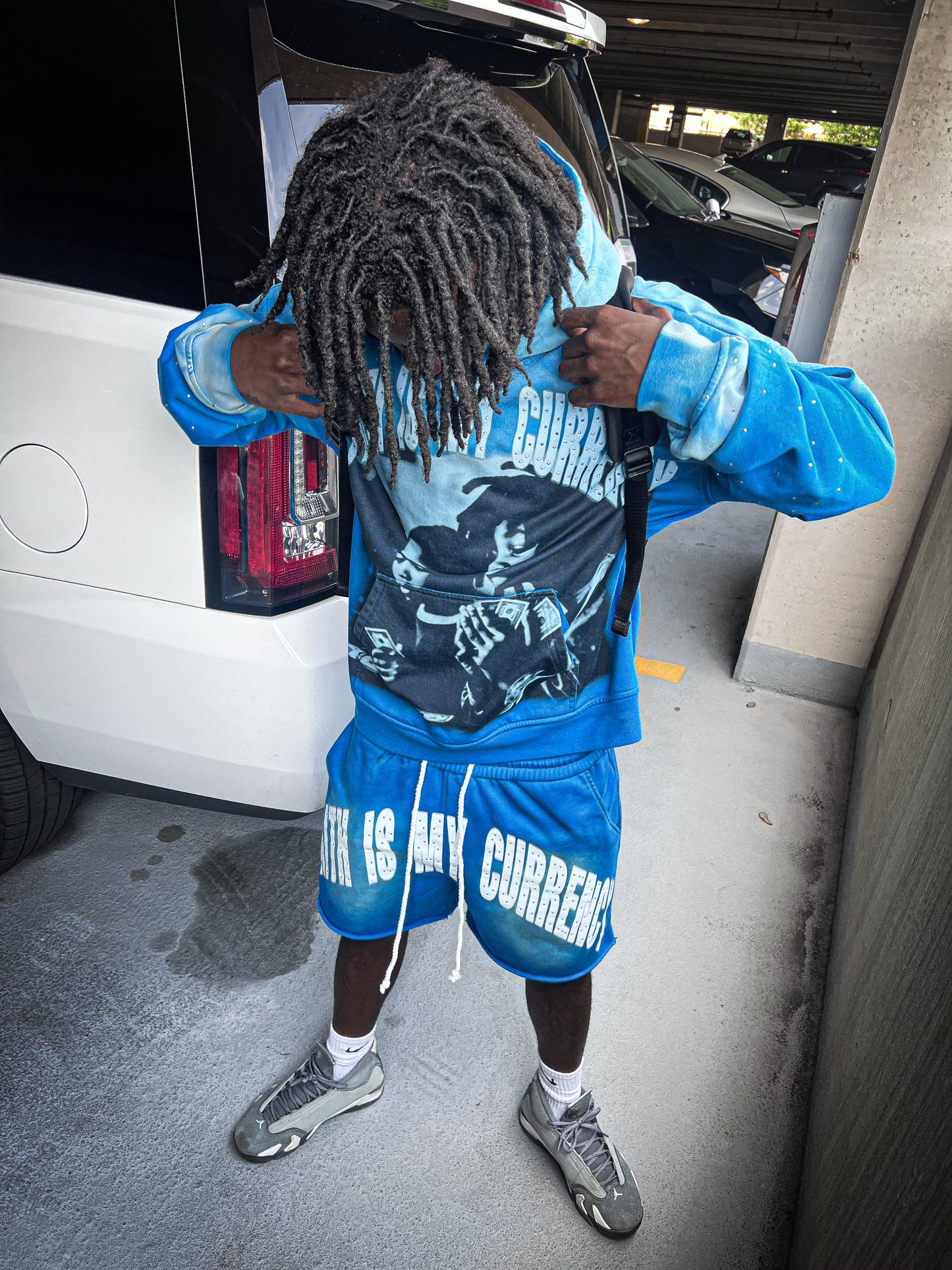 FAITH IN MY CURRENCY SHORTS